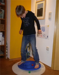 Foto vom Jungen, der Lernstörungen überwindet